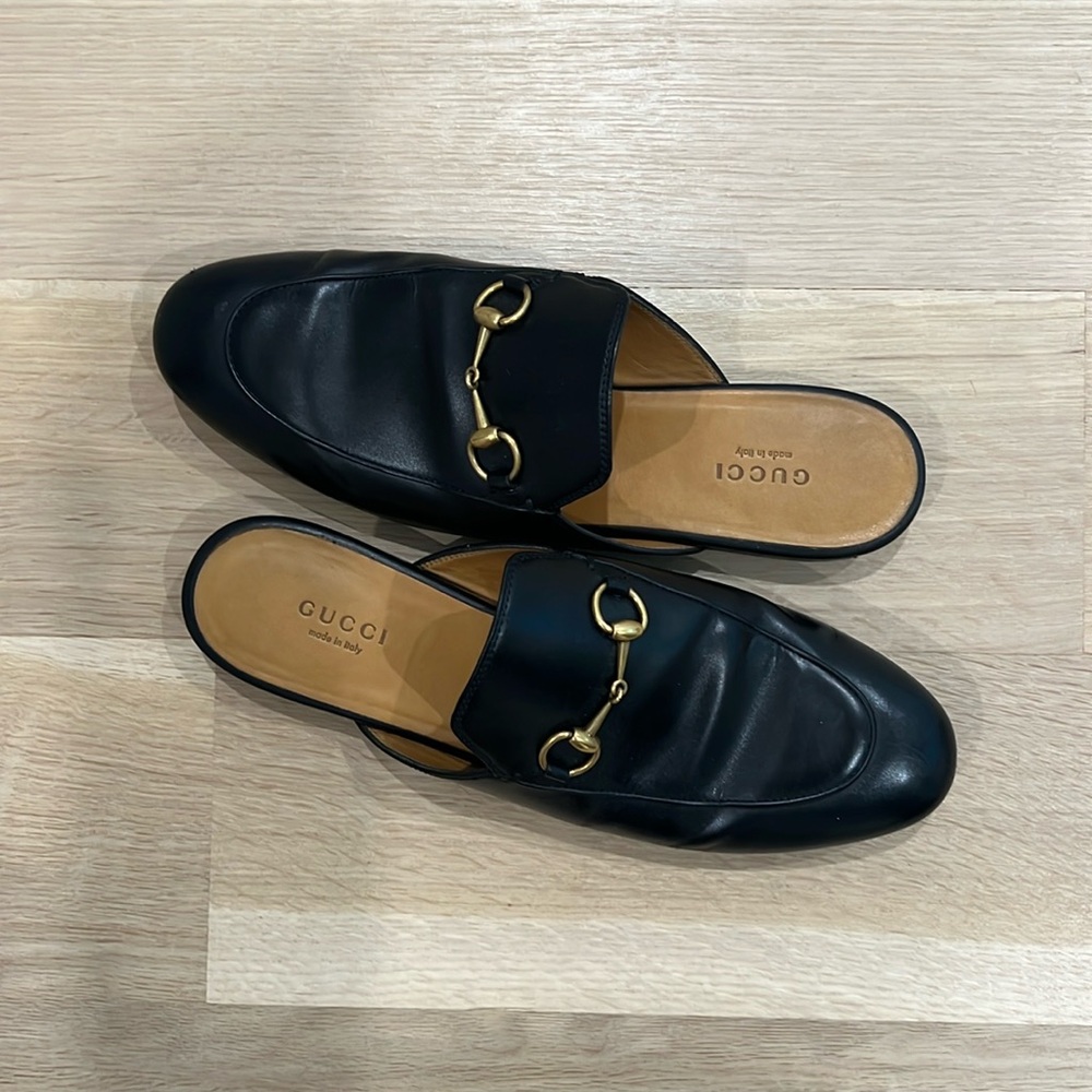 Black Gucci horsebit mules